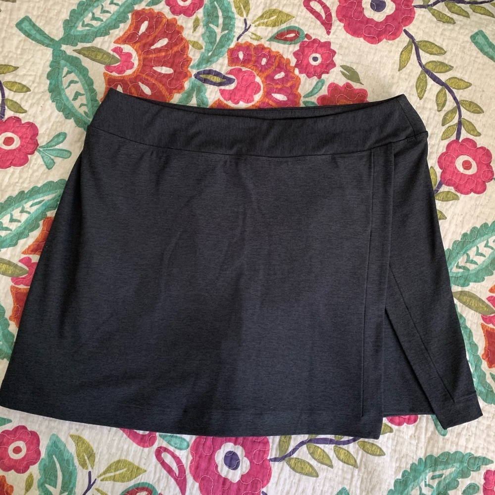 Barely worn Outdoor Voices skort